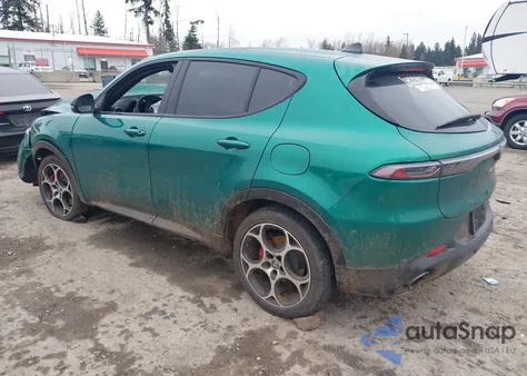 2024 Alfa Romeo Tonale Veloce Eawd z USA, uszkodzony, nr VIN ZASPATDW7R3046730